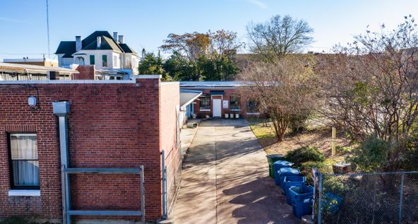 208 E Burleson St, Marshall, TX 75670